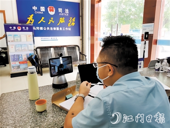 开平市司法局成立华侨华人港澳台同胞公共法律服务中心,并在各镇(街)设立综合服务专窗,提供便捷高效的法律服务。 开平市司法局成立华侨华人港澳台同胞公共法律服务中心,并在各镇(街)设立综合服务专窗,提供便捷高效的法律服务。