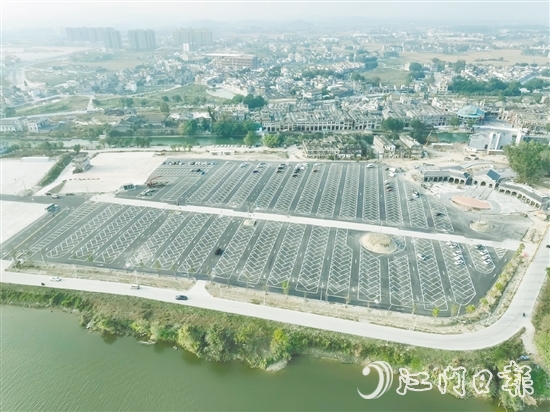 两个停车场项目将为游客提供5500个停车位,有效缓解景区“停车难”。 两个停车场项目将为游客提供5500个停车位,有效缓解景区“停车难”。